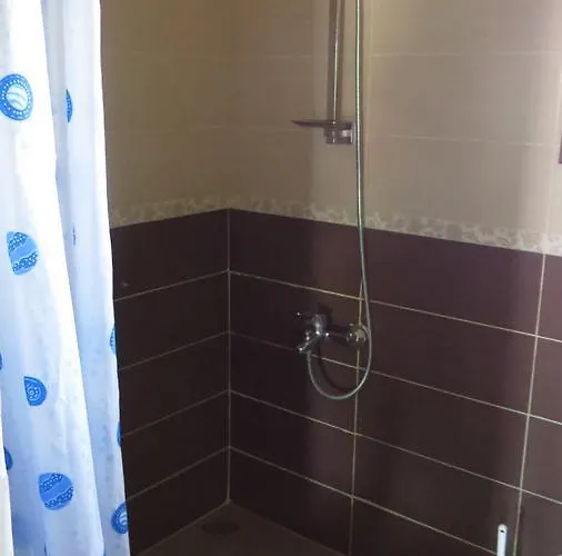 Elausa & Restaurant Resort Rizokarpaso