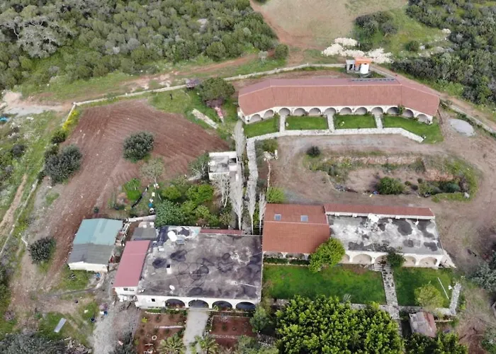 Elausa & Restaurant Resort