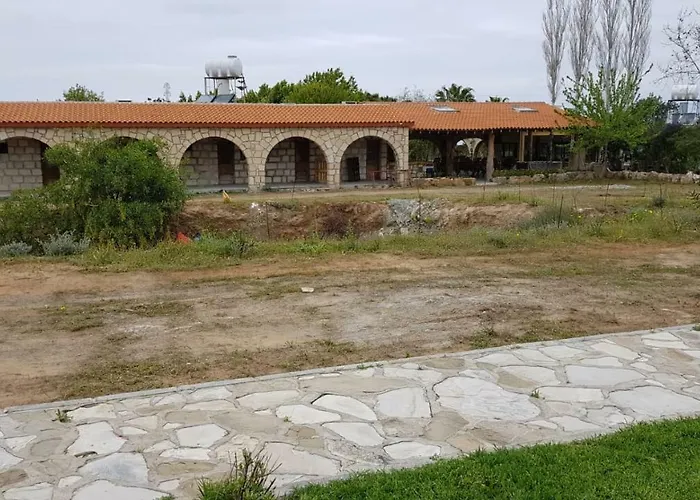 Elausa & Restaurant Resort