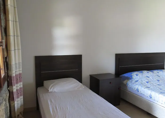 Elausa & Restaurant Rizokarpaso