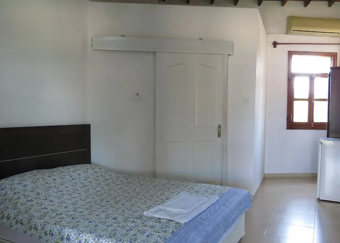 Elausa & Restaurant Rizokarpaso